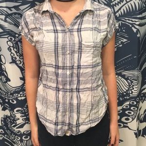 Short sleeved button up